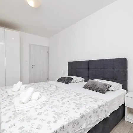 Bubi Apartment *